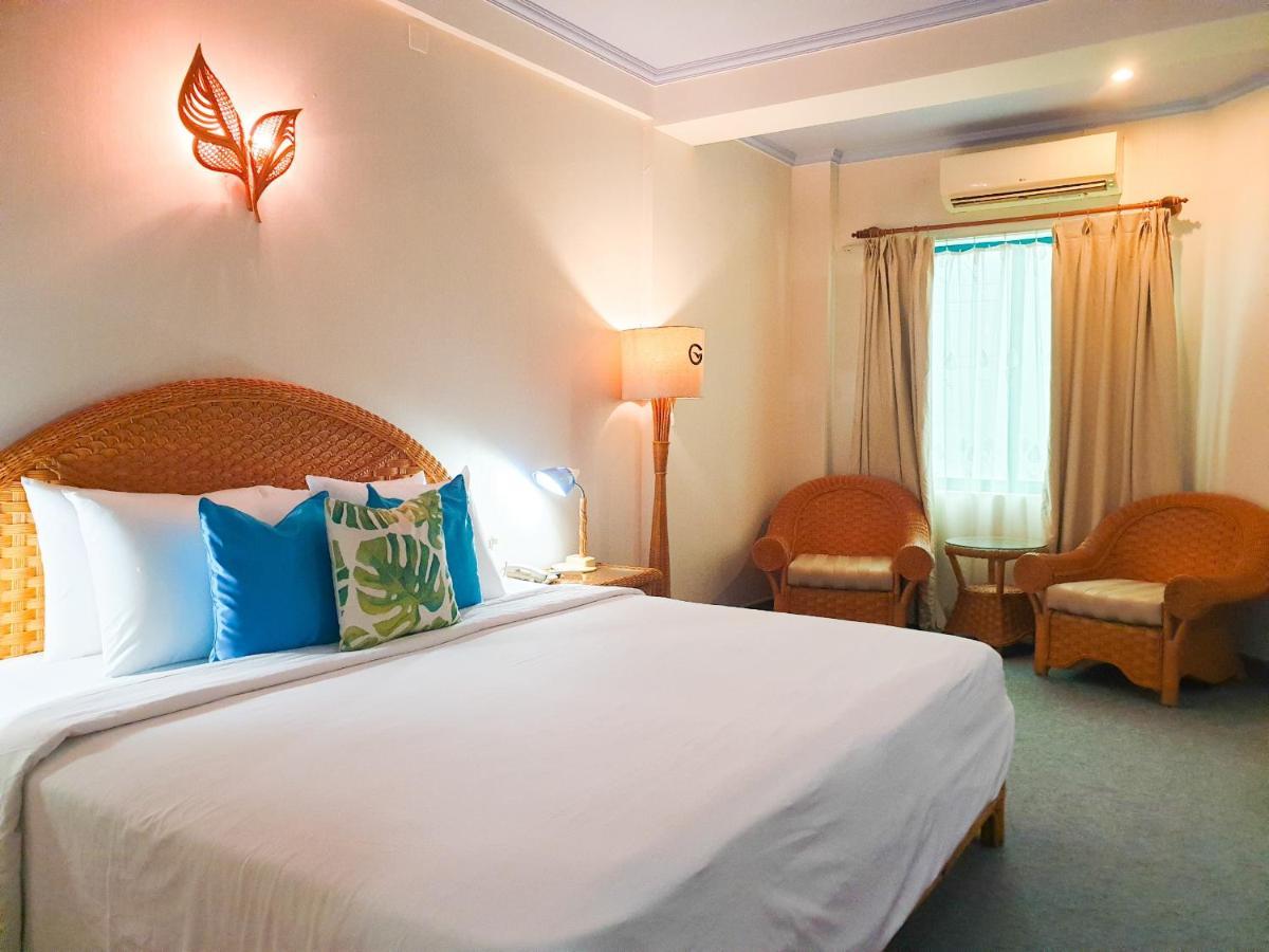 Green Ant Hotel Нячанг Экстерьер фото